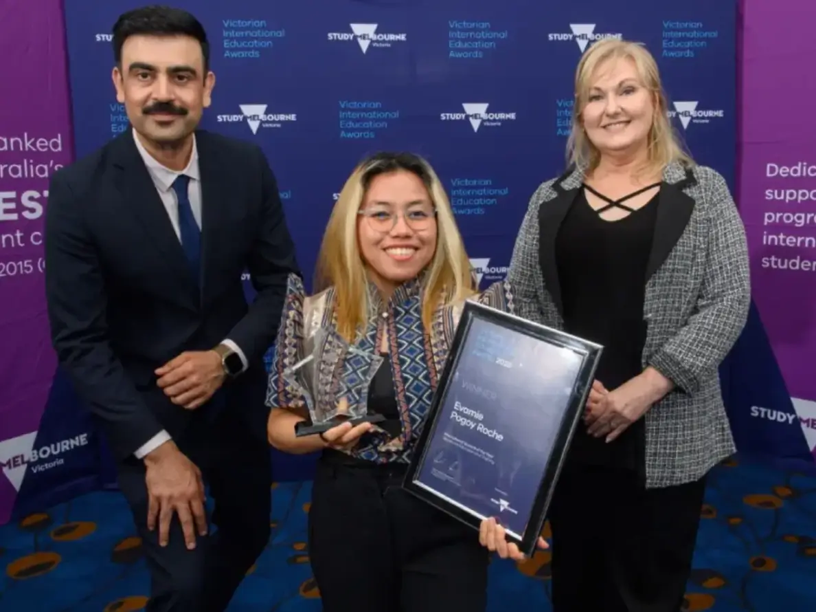 Eva Roche-hero image